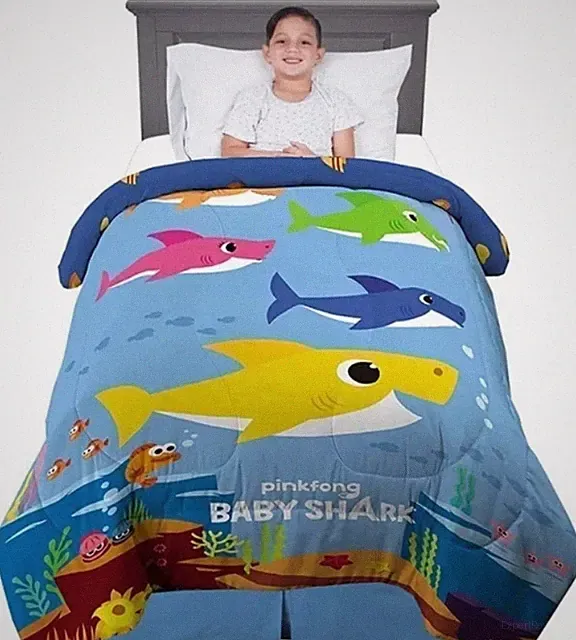 Franco Kids Bedding Baby Shark Soft Microfiber Twin/Full Comforter
