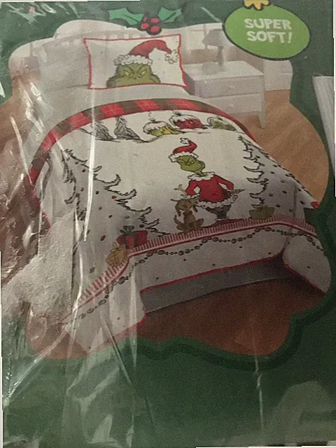Grinch Full/queen Quilt & Shams