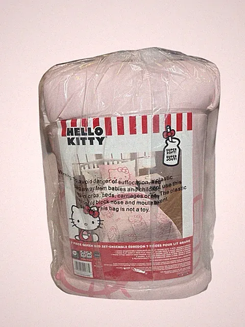 Hay Franco Hello Kitty Queen Comforter Set- 7 Piece