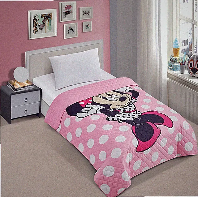 Minnie Mouse "2 Cute" Twin Quilted Bedspread Only